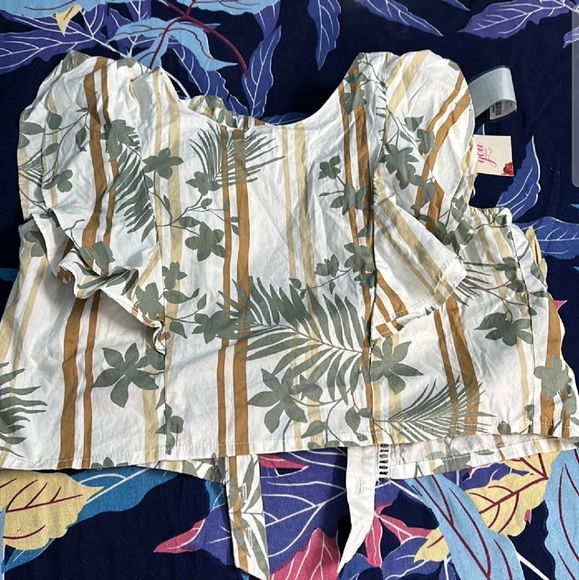 Tie Up White Printed Shrug - Picture 4 of 6